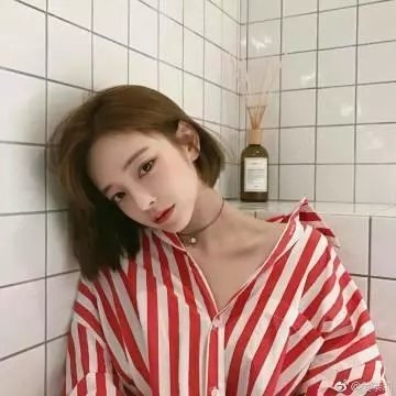 我们中的一个被绊倒
